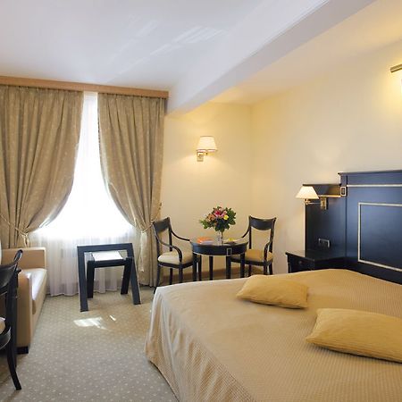 Hotel Le Rempart Tournus Eksteriør bilde